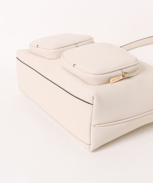 MICHAEL KORS（マイケルコース）の「MERRITT LG CARGO SHLDR ショルダーバッグ（ショルダーバッグ・レディース・ベージュ系・FREE）」の3枚目の写真