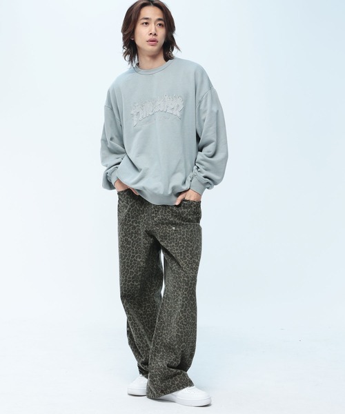 THRASHER（スラッシャー）の「THRASHER (スラッシャー) ダメージ デニムロゴ スウェット トレーナー ピグメント加工 裏毛 トレーナー（スウェット・メンズ・グレー/ピンク/ダークグレー・M/L/LL）」の4枚目の写真