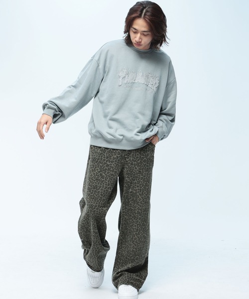 THRASHER（スラッシャー）の「THRASHER (スラッシャー) ダメージ デニムロゴ スウェット トレーナー ピグメント加工 裏毛 トレーナー（スウェット・メンズ・グレー/ピンク/ダークグレー・M/L/LL）」の5枚目の写真