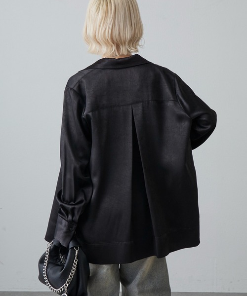 Lui's（ルイス）の「サテンジャケットライクシャツ（テーラードジャケット・レディース・ブラック/アイボリー/ネイビー・FREE）」の9枚目の写真