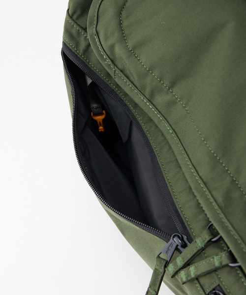 KELTY(ケルティ)の「MonoMAX掲載モデル【KELTY】DUFFLE BACKPACK M ダッフルバックパック M(ドラムバッグ・メンズ・ネイビー/オリーブ/ブラック/タン・ONE SIZE)」の11枚目の写真