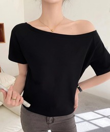 Tシャツ/カットソー（ブラック/黒色系・オフショルダー）ファッション