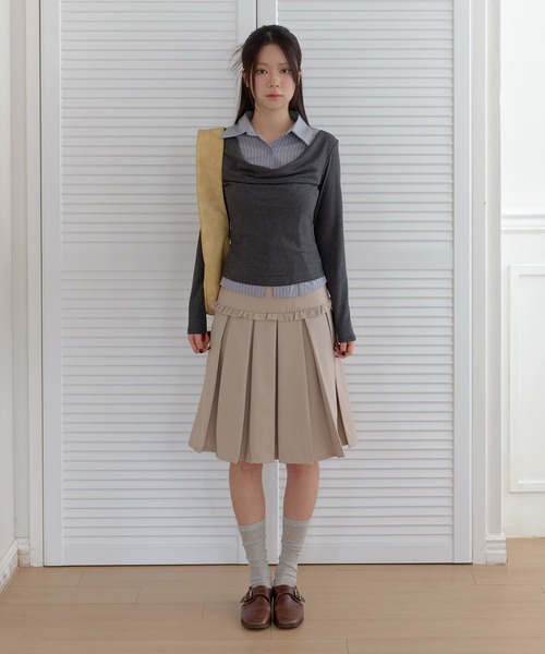 UNE MANSION(ユヌマンション)の「フロントラブリーフリルプリーツミディスカート(スカート・レディース・ベージュ/チャコール/ブラック・MEDIUM/SMALL/LARGE)」の12枚目の写真