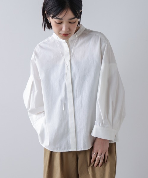 Bou Jeloud(ブージュルード)の「イレギュラータックボリュームシャツ(シャツ/ブラウス・レディース・A/オフホワイト/ラベンダー・38)」の4枚目の写真
