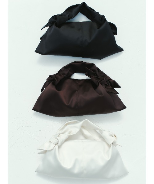 anuans（アニュアンス）の「ノットサテンバッグ（ハンドバッグ・レディース・ブラウン/ホワイト/ブラック・FREE）」の13枚目の写真