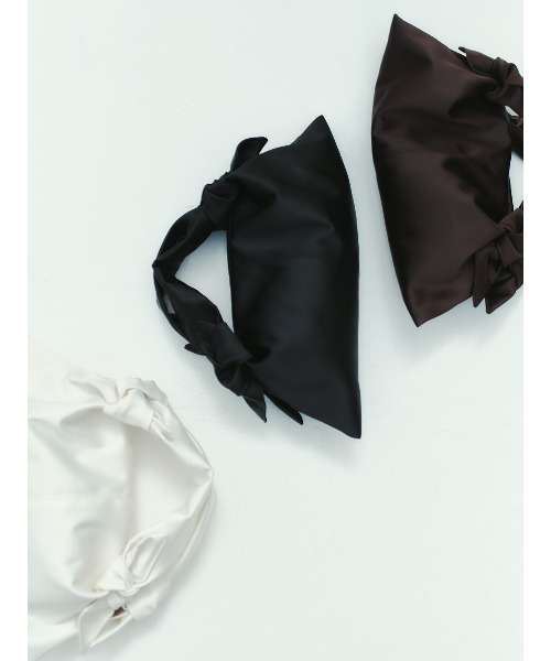 anuans（アニュアンス）の「ノットサテンバッグ（ハンドバッグ・レディース・ブラウン/ホワイト/ブラック・FREE）」の15枚目の写真