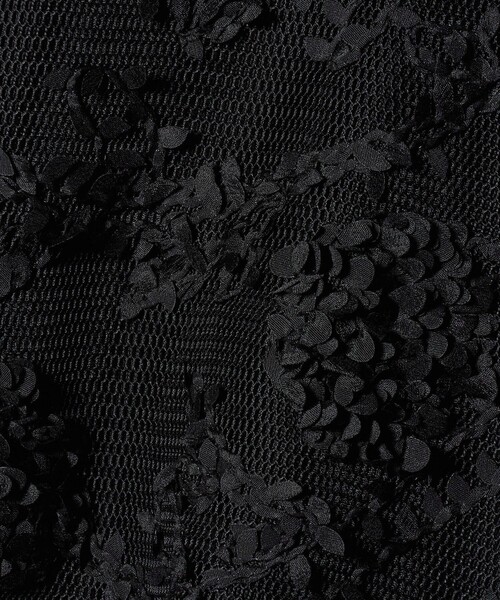 UNITED ARROWS（ユナイテッドアローズ）の「エンブロイダリーフラワー メッシュ ニット（ニット/セーター・レディース・ブラック/オフホワイト・FREE）」の14枚目の写真