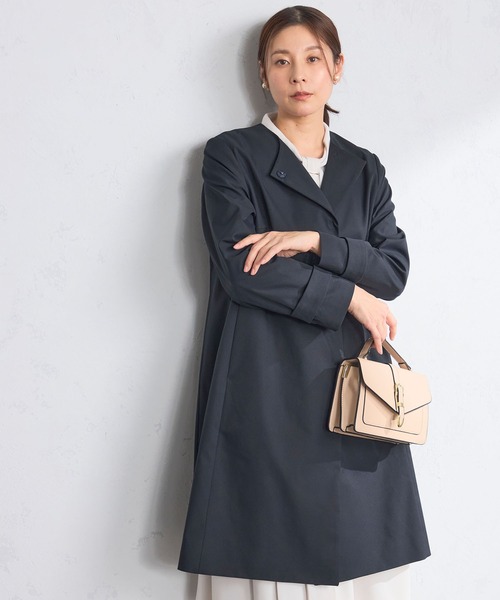 GALLORIA(ギャローリア)の「【はっ水・防花粉】ノーカラーコート(ノーカラーコート・レディース・グレイッシュベージュ/ネイビー・L/LL/M/S)」の1枚目の写真