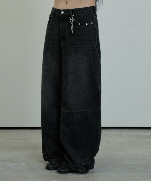 ETRE AU SOMMET(エトレオソメ)の「Hem Damage Keyring Wide Denim Pants (Black)(デニムパンツ・レディース・その他・1/2)」の2枚目の写真