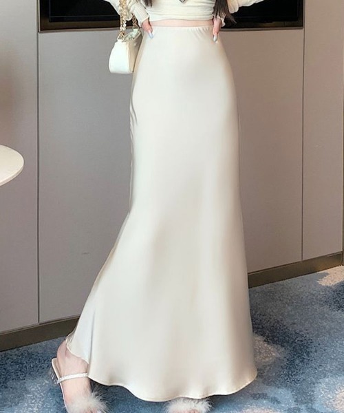 SallyLunn(サリーラン)の「ナチュラルフレア サテンロングスカート(スカート・レディース・アイボリー/ブラック・MEDIUM/LARGE)」の2枚目の写真