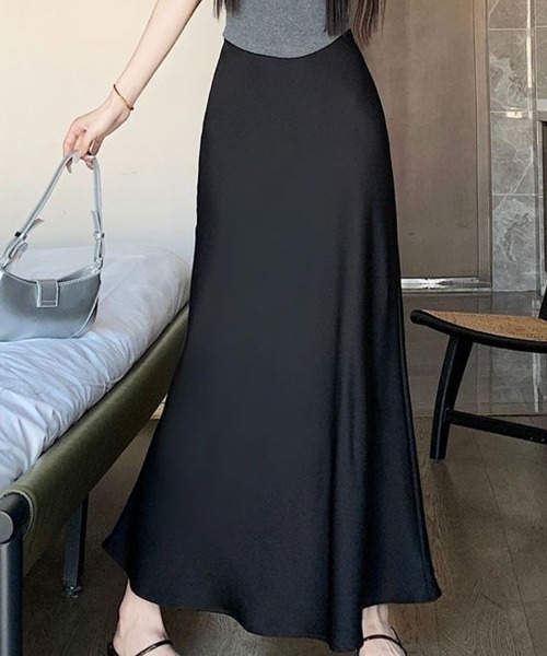 SallyLunn(サリーラン)の「ナチュラルフレア サテンロングスカート(スカート・レディース・アイボリー/ブラック・MEDIUM/LARGE)」の10枚目の写真