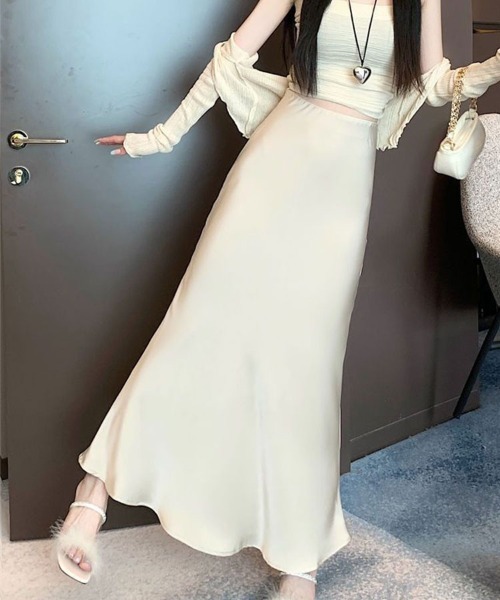 SallyLunn(サリーラン)の「ナチュラルフレア サテンロングスカート(スカート・レディース・アイボリー/ブラック・MEDIUM/LARGE)」の5枚目の写真