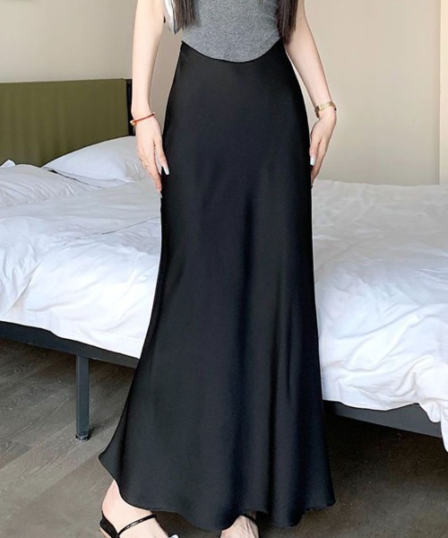 SallyLunn(サリーラン)の「ナチュラルフレア サテンロングスカート(スカート・レディース・アイボリー/ブラック・MEDIUM/LARGE)」の8枚目の写真