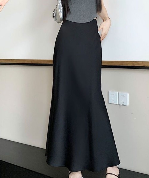 SallyLunn(サリーラン)の「ナチュラルフレア サテンロングスカート(スカート・レディース・アイボリー/ブラック・MEDIUM/LARGE)」の9枚目の写真