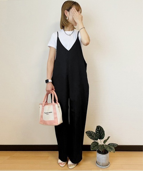 ARCADE（アーケード）の「夏服 Vネック オールインワン サロペット -ARCADE Limited Line-（サロペット/オーバーオール・レディース・セージグリーン/モカ/グレイッシュベージュ/ブラック/ネイビー・FREE）」の22枚目の写真