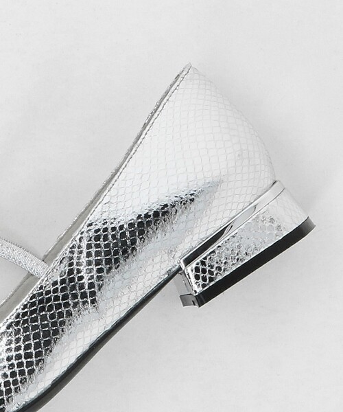 SY UNITED ARROWS（シーユナイテッドアローズ）の「＜SY＞ウェーブカットリボン フラット25↑（パンプス・レディース・ブラック/シルバー・25cm/24.5cm/24cm/23cm/22.5cm/22cm/23.5cm）」の4枚目の写真
