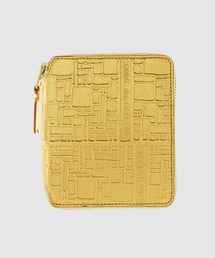 Wallet COMME des GARCONS（ウォレットコム デギャルソン）の「【EMBOSSED LOGOTYPE】ZIP WALLET（財布）」
