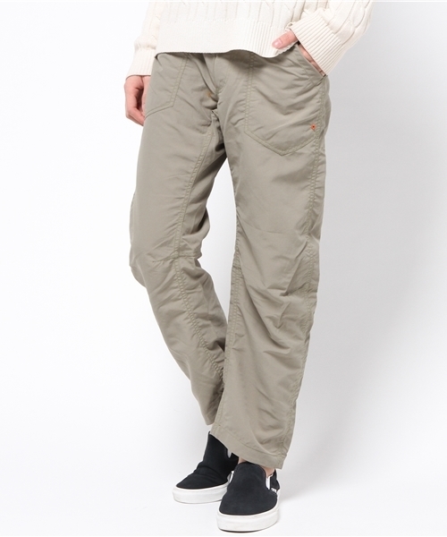 KATO`（カトー）の「ＫＡＴＯ｀オレンジベルトパンツ(KATO` ORANGE BELT PANT)KATO`コラボレーションモデル（その他パンツ・メンズ・スモークグレー/グレイッシュベージュ・SMALL/LARGE/X-LARGE/MEDIUM）」の2枚目の写真