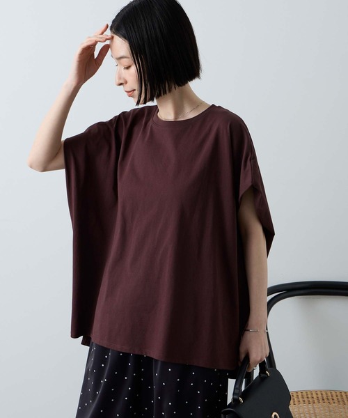Aunely(オーネリー)の「【Aunely】ひんやり 360°きれい見え フレンチスリーブ ミニマル Tシャツ <YOSOOIシリーズ>(Tシャツ/カットソー・レディース・ネイビー/イエロー系/モカ/ブラウン/チャコールグレー/オフホワイト/ライトブルー/ブラック・L/M)」の4枚目の写真