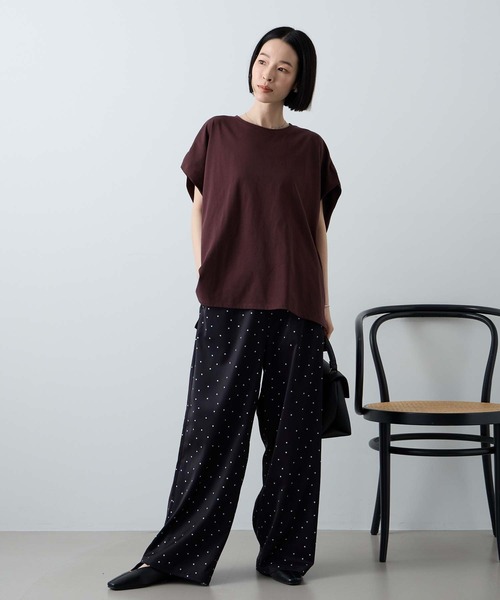 Aunely(オーネリー)の「【Aunely】ひんやり 360°きれい見え フレンチスリーブ ミニマル Tシャツ <YOSOOIシリーズ>(Tシャツ/カットソー・レディース・ネイビー/イエロー系/モカ/ブラウン/チャコールグレー/オフホワイト/ライトブルー/ブラック・L/M)」の15枚目の写真