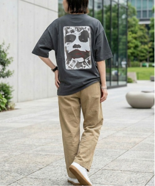 ALWAYS GOOD TIME（オルウェイズグッドタイム）の「【ＪＯＫＥＲ/ジョーカー】ＵＳＤ加工プリント半袖Ｔシャツ/Movie Tee（Tシャツ/カットソー・メンズ・アイボリー/ホワイト系その他/スミクロ/ブラック系その他・LL/L/M）」の5枚目の写真