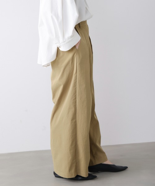 Bou Jeloud(ブージュルード)の「ストレッチテックチノワイドパンツ(その他パンツ・レディース・ブラック/ベージュ/グレイッシュベージュ・FREE)」の21枚目の写真