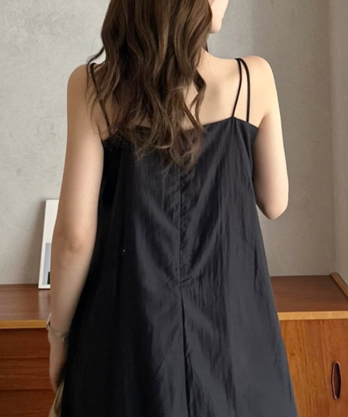 Eclat one(エクラワン)の「【Eclat one】ミニマル ストレート シルエット キャミ ロング ワンピース(ワンピース・レディース・ブラック/ホワイト・FREE)」の10枚目の写真