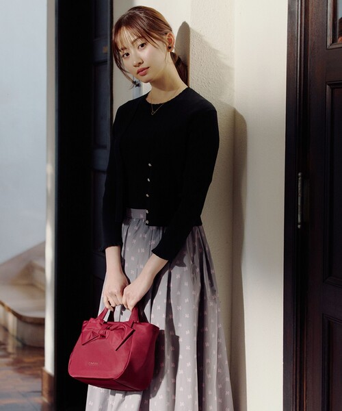 TOCCA(トッカ)の「RIBBON CUBE NYLON MINI TOTE ミニトートバッグ(トートバッグ・レディース・ブラック系/ピンク系/レッド系/ネイビー系・F)」の4枚目の写真