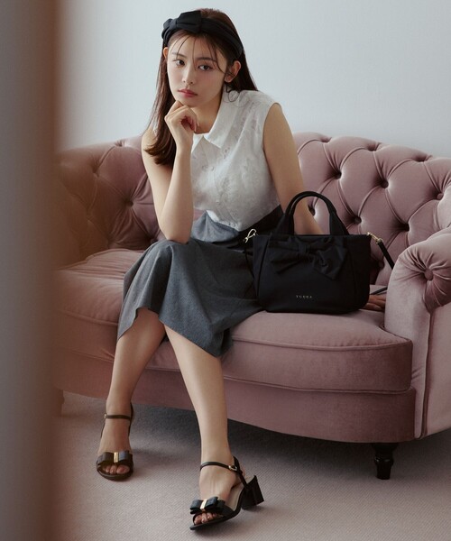 TOCCA(トッカ)の「RIBBON CUBE NYLON MINI TOTE ミニトートバッグ(トートバッグ・レディース・ブラック系/ピンク系/レッド系/ネイビー系・F)」の6枚目の写真