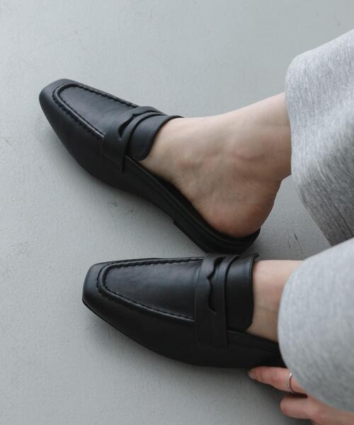 SENSE OF PLACE by URBAN RESEARCH(センスオブプレイスバイアーバンリサーチ)の「スクエアトゥローファーミュール(ローファー・レディース・ブラック/ベージュ/ライトベージュ・LARGE/SMALL/MEDIUM)」の4枚目の写真