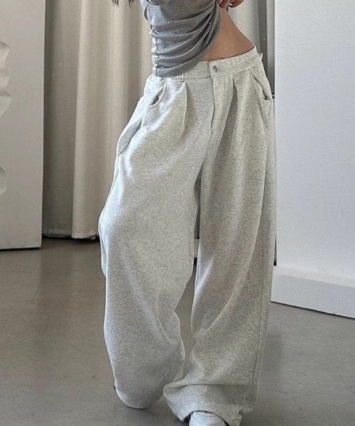 NANEA(ナネア)の「タック入り ワイドストレートジャージーパンツ(スウェットパンツ・レディース・グレー/ブラック・MEDIUM)」の1枚目の写真
