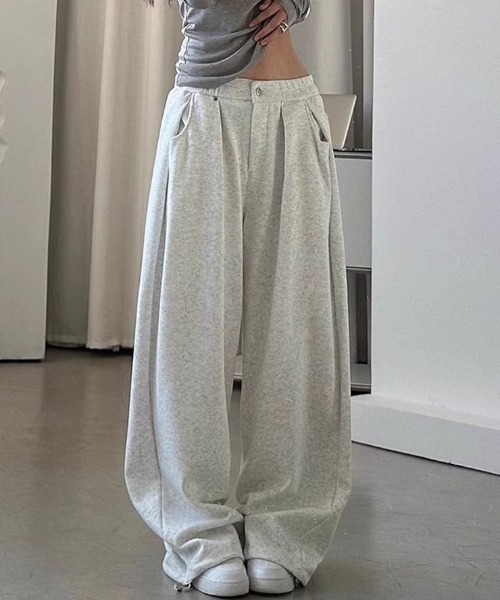 NANEA(ナネア)の「タック入り ワイドストレートジャージーパンツ(スウェットパンツ・レディース・グレー/ブラック・MEDIUM)」の17枚目の写真