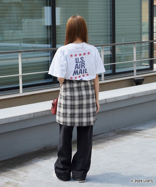 GOOD ROCK SPEED（グッドロックスピード）の「GOOD ROCK SPEED/グッドロックスピード U.S. Air Mail プリントデザイン 丸胴 クルーネックTシャツ 秋 秋服 2026年秋冬（Tシャツ/カットソー・メンズ・ホワイト・M/L/XL）」の9枚目の写真