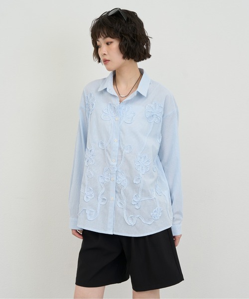 NUJOH(ヌゾ)の「Embroidery Stripe Relax Shirt / エンブロイダリーストライプリラックスシャツ(シャツ/ブラウス・レディース・ピンク/ライトブルー・FREE)」の12枚目の写真