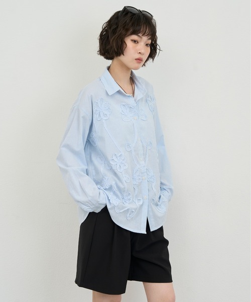 NUJOH(ヌゾ)の「Embroidery Stripe Relax Shirt / エンブロイダリーストライプリラックスシャツ(シャツ/ブラウス・レディース・ピンク/ライトブルー・FREE)」の11枚目の写真