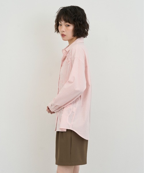 NUJOH(ヌゾ)の「Embroidery Stripe Relax Shirt / エンブロイダリーストライプリラックスシャツ(シャツ/ブラウス・レディース・ピンク/ライトブルー・FREE)」の21枚目の写真