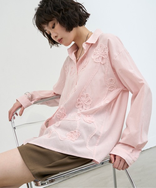 NUJOH(ヌゾ)の「Embroidery Stripe Relax Shirt / エンブロイダリーストライプリラックスシャツ(シャツ/ブラウス・レディース・ピンク/ライトブルー・FREE)」の14枚目の写真