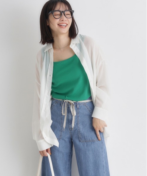 Right-on(ライトオン)の「HONEYSUCKLE ROSE(ハニーサックルローズ)シアービッグシャツ(シャツ/ブラウス・レディース・ブラック/ブラウン/グリーン/イエロー/オフホワイト/サックスブルー・M/L/S)」の2枚目の写真