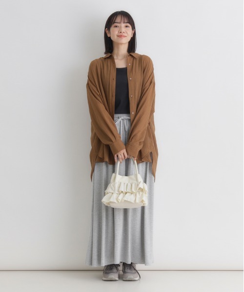 Right-on(ライトオン)の「HONEYSUCKLE ROSE(ハニーサックルローズ)シアービッグシャツ(シャツ/ブラウス・レディース・ブラック/ブラウン/グリーン/イエロー/オフホワイト/サックスブルー・M/L/S)」の21枚目の写真