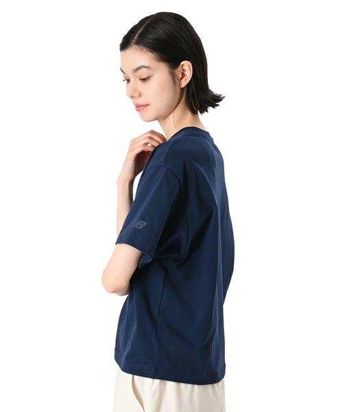 NEW BALANCE(ニューバランス)の「シューパッチショートスリーブ(Tシャツ/カットソー・レディース・ライトイエロー/ネイビー/モカ/オフホワイト・X-LARGE/LARGE/MEDIUM/SMALL)」の10枚目の写真