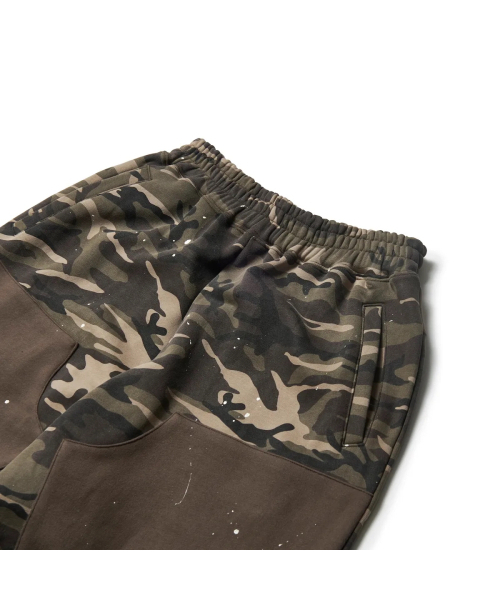 GARMENTS FAB（ガーメンツファブ）の「Camo Carpenter Painted Sweatpants (BROWN)（スウェットパンツ・レディース・その他・MEDIUM/LARGE）」の2枚目の写真