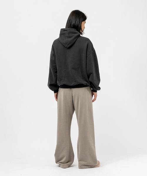 FOG ESSENTIALS(エフオージーエッセンシャルズ)の「ESSENTIALS TRAINING 90S HOODIE エッセンシャルズ トレーニングナインティーズフーディ(パーカー・メンズ・ブラック・LARGE/MEDIUM)」の3枚目の写真
