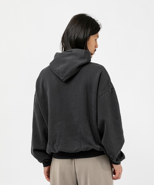 FOG ESSENTIALS(エフオージーエッセンシャルズ)の「ESSENTIALS TRAINING 90S HOODIE エッセンシャルズ トレーニングナインティーズフーディ(パーカー・メンズ・ブラック・LARGE/MEDIUM)」の5枚目の写真
