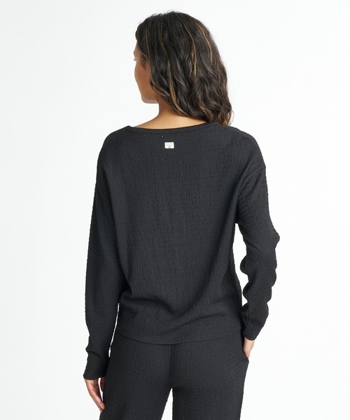 BILLABONG(ビラボン)の「BILLABONG ウィメンズ POLY SHIRRING LS CARDIGAN セーター 【2026年夏モデル】(ニット/セーター・レディース・ブラック系その他/グリーン系その他・MEDIUM)」の4枚目の写真