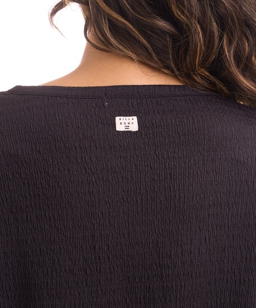 BILLABONG(ビラボン)の「BILLABONG ウィメンズ POLY SHIRRING LS CARDIGAN セーター 【2026年夏モデル】(ニット/セーター・レディース・ブラック系その他/グリーン系その他・MEDIUM)」の6枚目の写真