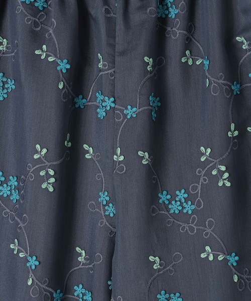 LEPSIM(レプシィム)の「3D刺繍パンツ 672054(その他パンツ・レディース・アイボリー/ブラック/ネイビー・FREE)」の12枚目の写真