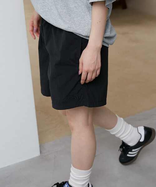 THE NORTH FACE(ザノースフェイス)の「THE NORTH FACE/ザ・ノース・フェイス <機能性素材>Versatile Short/バーサタイル ショーツ 限定展開(その他パンツ・メンズ・ベージュ/グレー/ブラック・MEDIUM/SMALL/X-LARGE/LARGE)」の2枚目の写真
