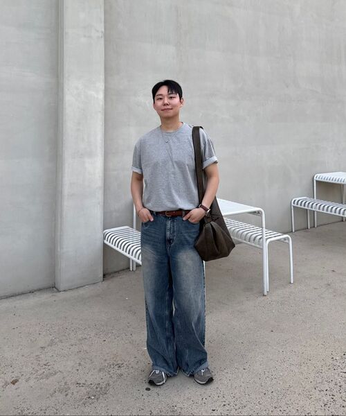 WEDNESDAY OASIS（ウェンズデーオアシス）の「[アトリエスタンダード] ハーフラウンドTシャツ_MELANGE GRAY(WB6TP43)（Tシャツ/カットソー・メンズ・ライトグレー・MEDIUM/LARGE/X-LARGE）」の5枚目の写真
