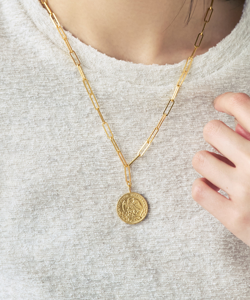 Chibi Jewels (チビジュエルズ)の「chibi jewels/チビジュエルズ rectangle chain Mex Coin Necklace(ネックレス・レディース・ゴールド・FREE)」の2枚目の写真