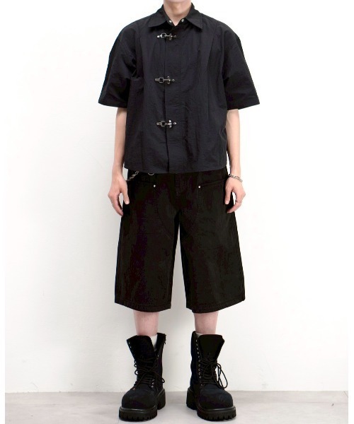 Chikashitsu +(チカシツプラス)の「【Chikashitsu +】wide carpenter bermuda pants / 【チカシツプラス】ワイドカーペンターハーフパンツ(デニムパンツ・メンズ・ベージュ/ブラック・L/M)」の16枚目の写真